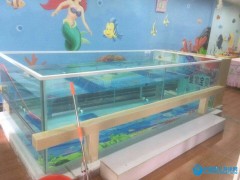 萌貝貝嬰兒游泳池設(shè)備廠家
