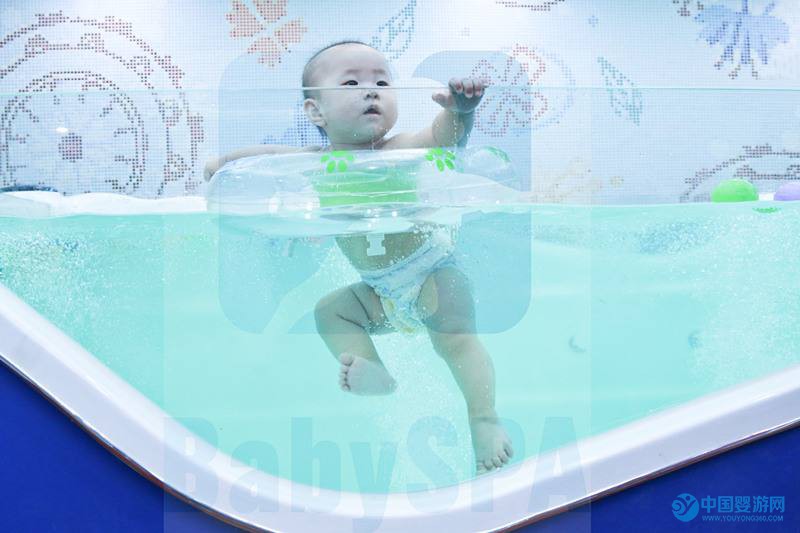 嬰兒游泳中紙尿褲的必要行