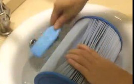 嬰兒游泳館兒童游泳池濾芯清洗辦法（刷） (707播放)