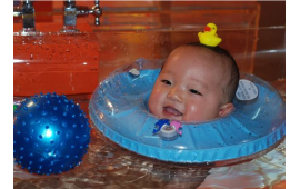 嬰兒游泳體驗記 (565播放)