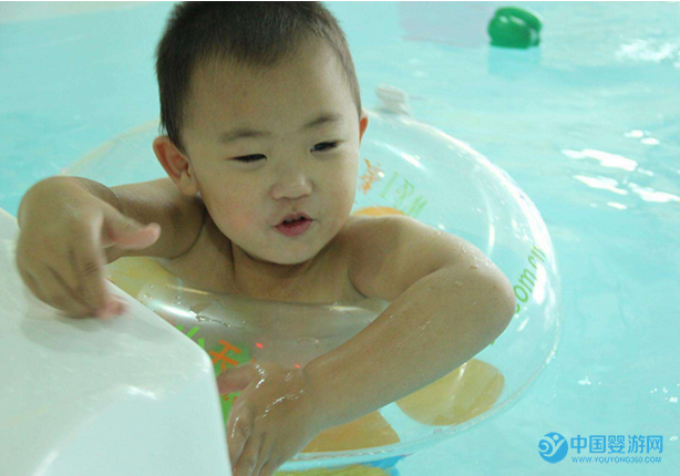 現在開嬰兒游泳館風險大嗎？1