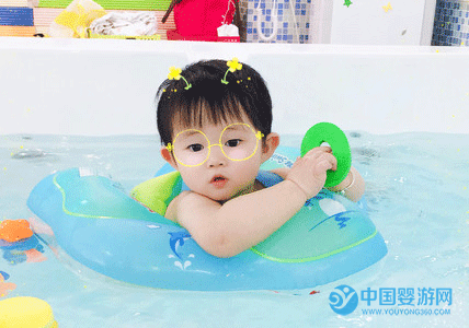 嬰幼兒游泳的好處讓寶寶更堅定