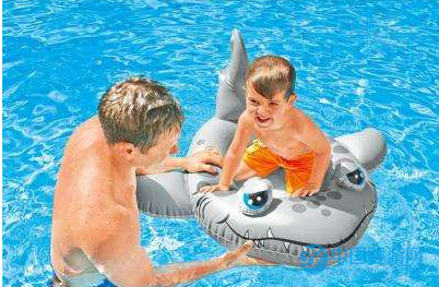 為什么嬰兒游泳座圈容易翻1