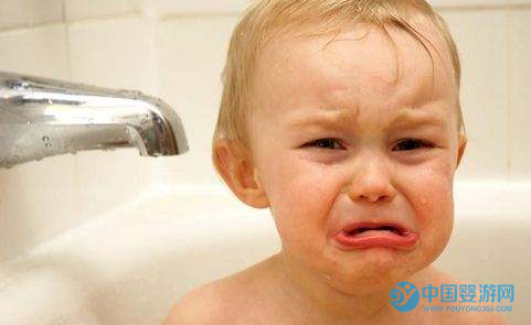 親子游泳寶寶害怕怎么辦3