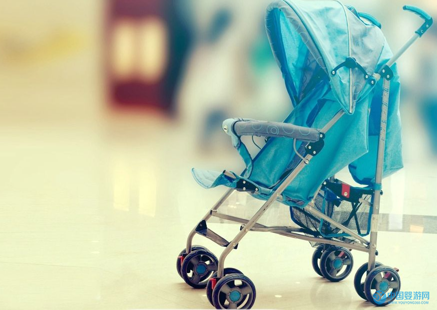 寶寶使用嬰兒車，這些情況一定要注意 嬰兒車使用注意事項 使用嬰兒車的錯誤做法，不少家長都&ldquo;上道&rdquo;了1
