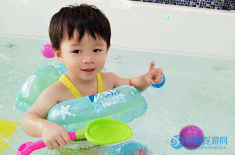 嬰兒游泳館如何讓員工更優秀 嬰兒游泳館培養員工 培養員工的方法 嬰游館員工培訓方法1