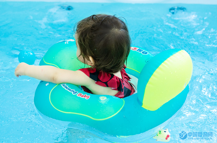 小豆丁：為什么嬰兒游泳必須要穿防水紙尿褲 紙尿褲能重復(fù)使用嗎 嬰兒游泳紙尿褲怎么選 哪種品牌的紙尿褲好用1