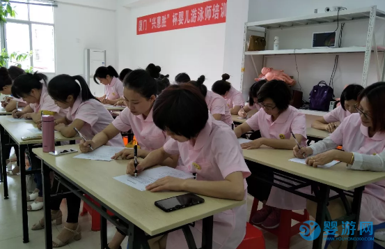 南京匯雋嬰兒游泳師培訓(xùn)班上課場景