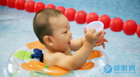 嬰兒游泳館招聘員工，不滿足這五點，送上門也不能要！ 嬰兒游泳館招聘員工 嬰兒游泳館招聘指導 嬰兒游泳館招聘水育師 (3)