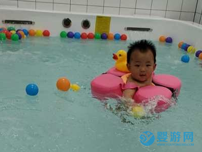 嬰兒游泳的好處